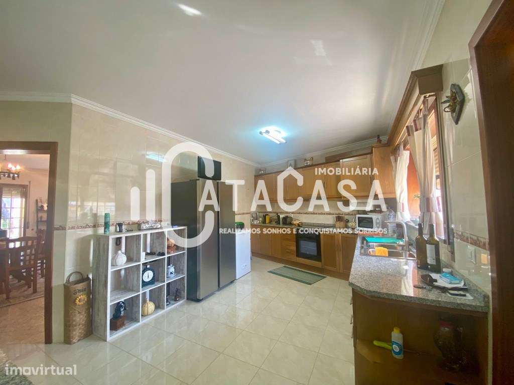 Moradia Geminada T4 para venda na freguesia de Aguada de Cima - Grande imagem: 5/23