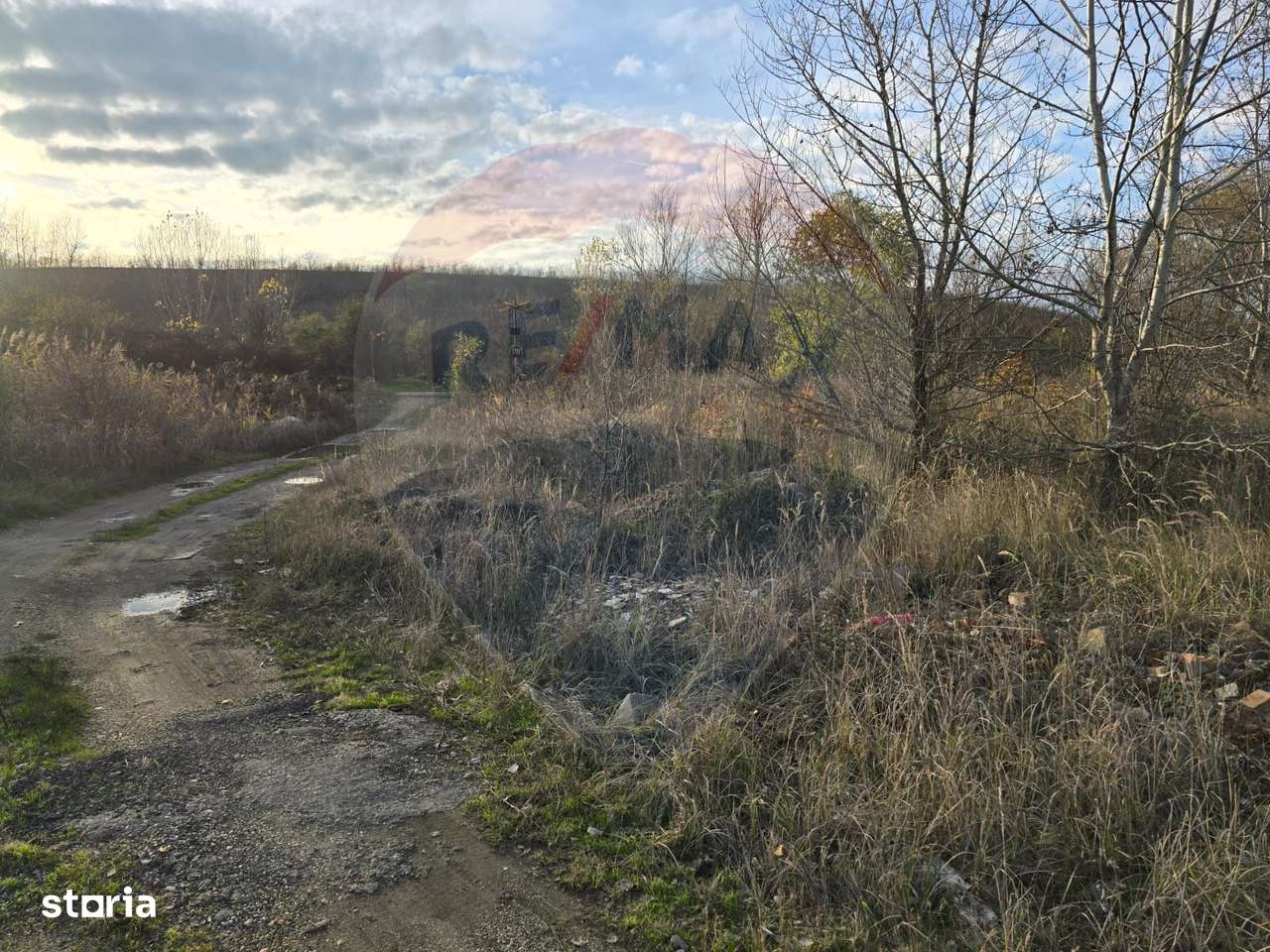 Teren intravilan 900mp Isalnita-2