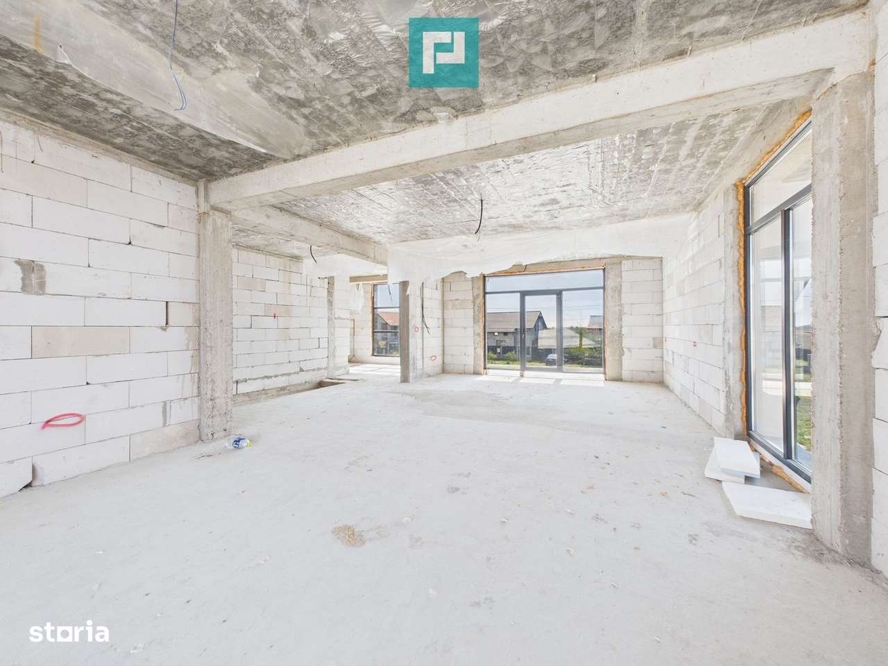 Casa cu etaj la gri in Zimandul Nou - Imagine principală: 5/14