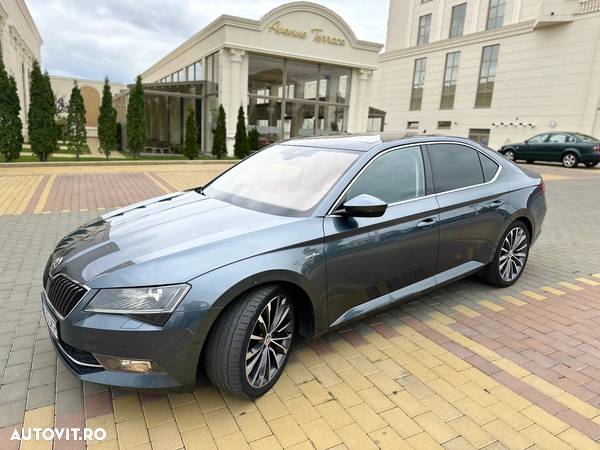 Skoda Superb 2.0 TDI DSG 4X4 Laurin & Klement - 1