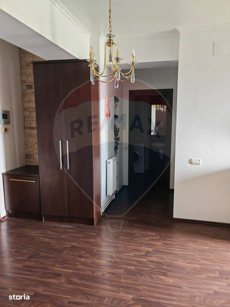 Vanzare  apartament cu 3 camere-zona Decebal-4