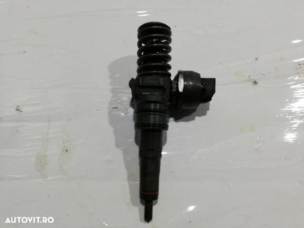 Injector Vw Caddy / Touran 1.9 TDI EURO 4 An 2003 2004 2005 2006 2007 2008 2009 - 6