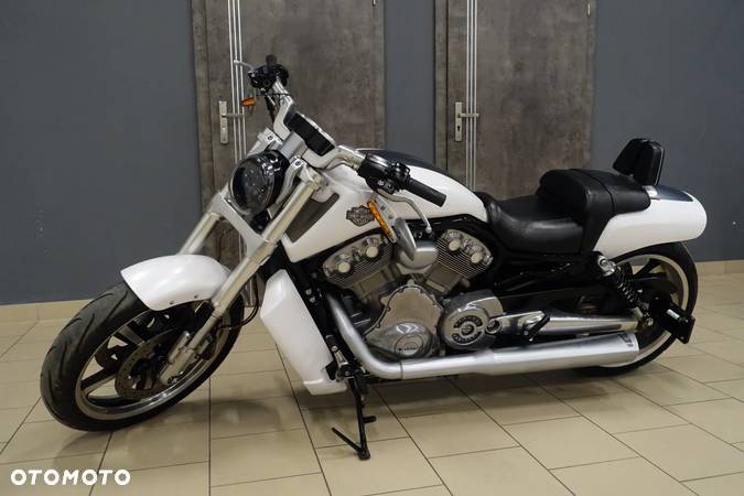 Harley-Davidson V-Rod Muscle - 24