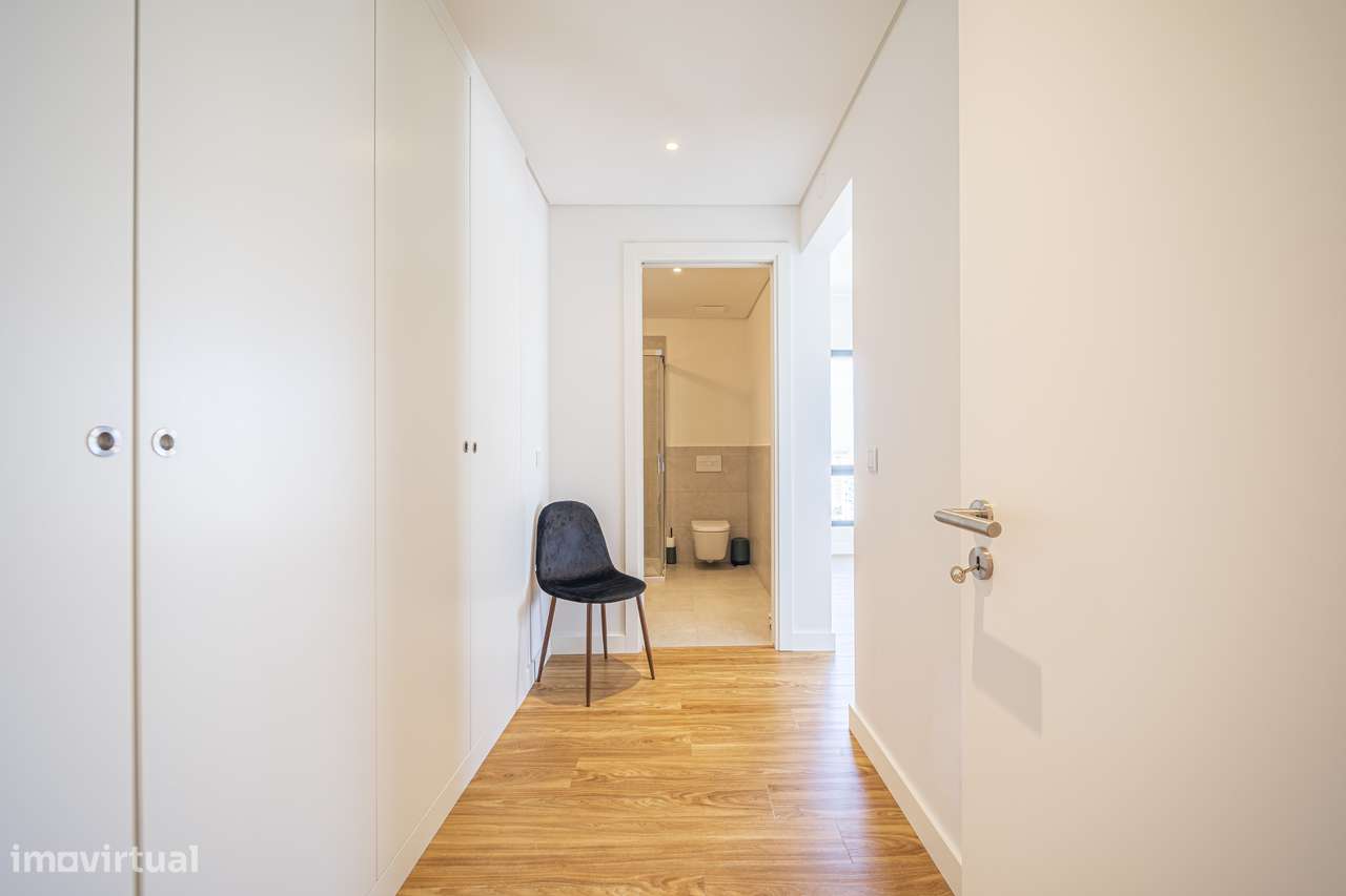 T4 | 183 m² | Miraflores | Vistas Monsanto + Rio-33