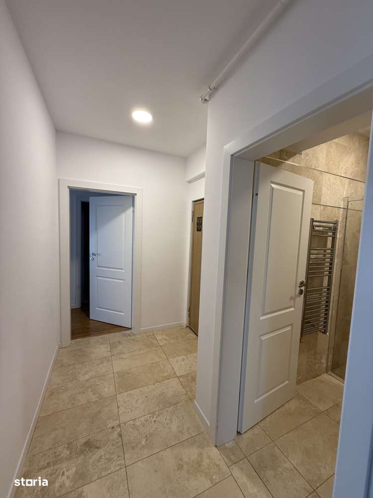 Apartament 3 camere, garaj și terasă Central-8