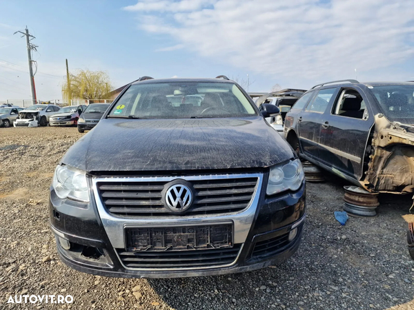 Dezmembram Volkswagen Passat B6, an 2010, 2.0 TDI cod CBB, cutie DSG - 1