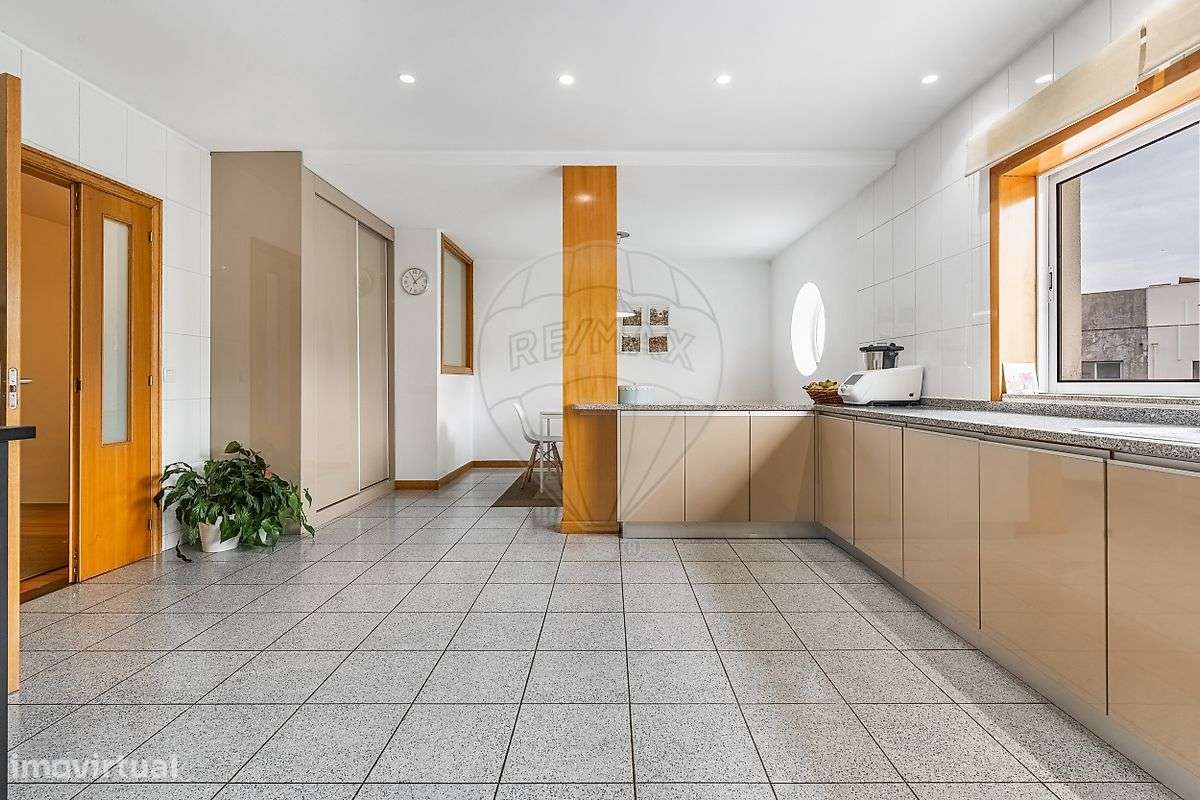 Moradia T5 para venda-12