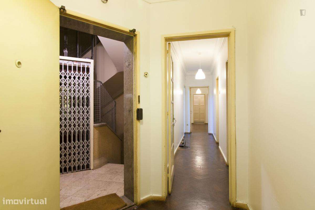 Quarto - localizado em Arroios Lisbon - Grande imagem: 3/7