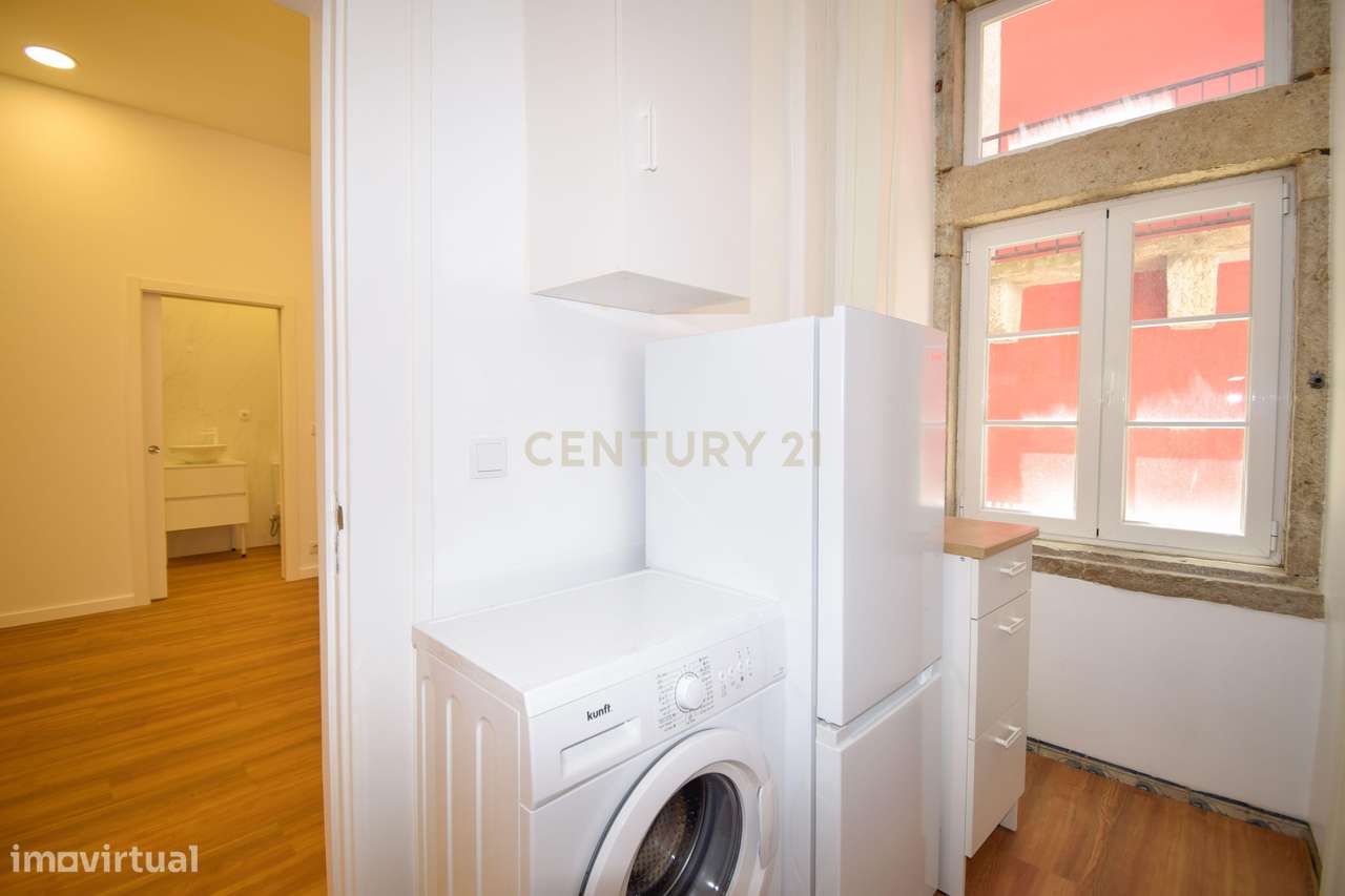 Apartamento T2 renovado na Rua dos Fanqueiros-17