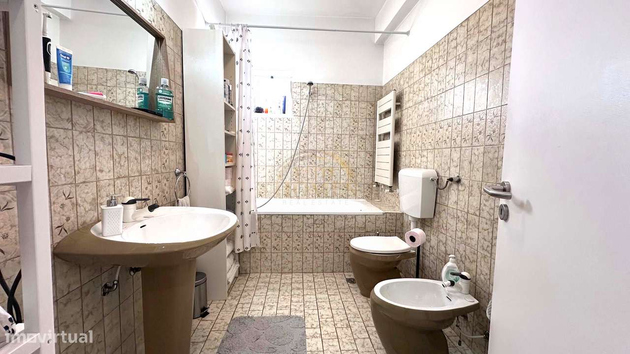 Moradia Independente T4 com Jardim e Vista Rio em Vila Fria – Porto Sa-31