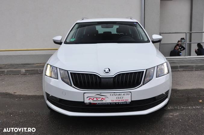 Skoda Octavia Combi Diesel 1.6 TDI DSG Ambition - 10