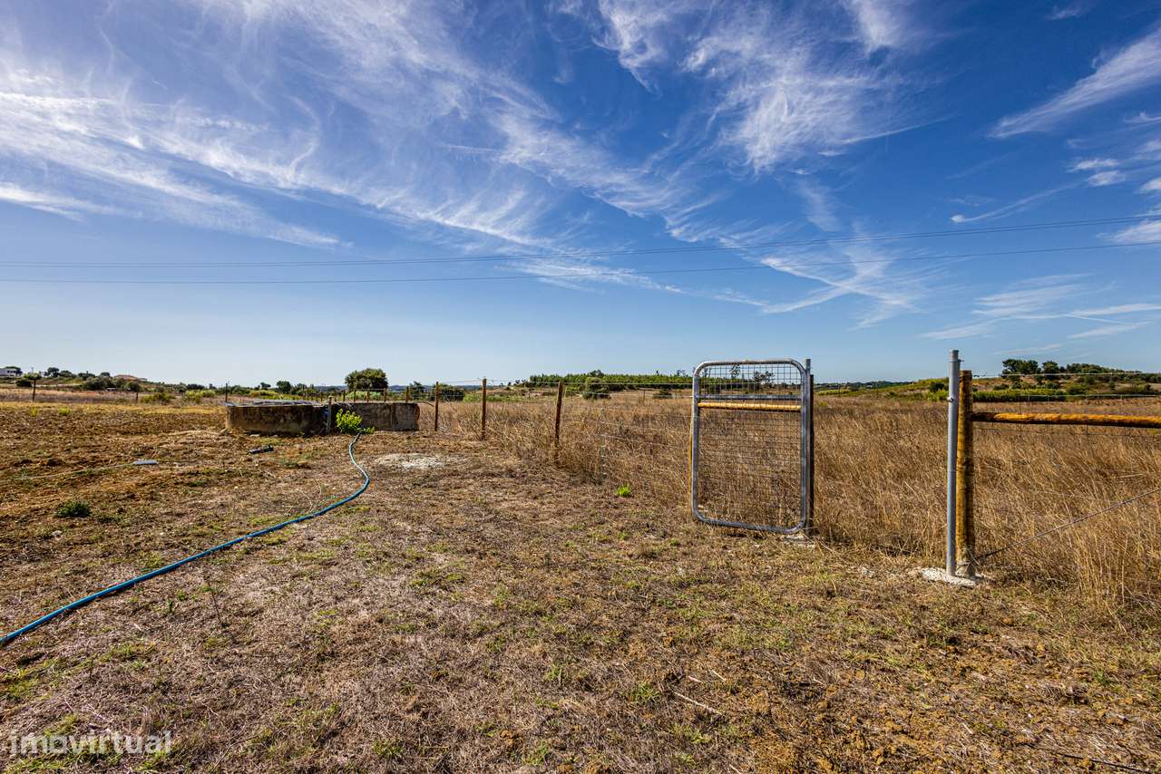 Excelente propriedade com área total de 13 680m2, localizada na Ereira-21