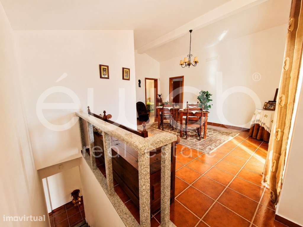 Moradia T4 de Arquitetura Alentejana com Piscina, Motrinos, Regueng...-36