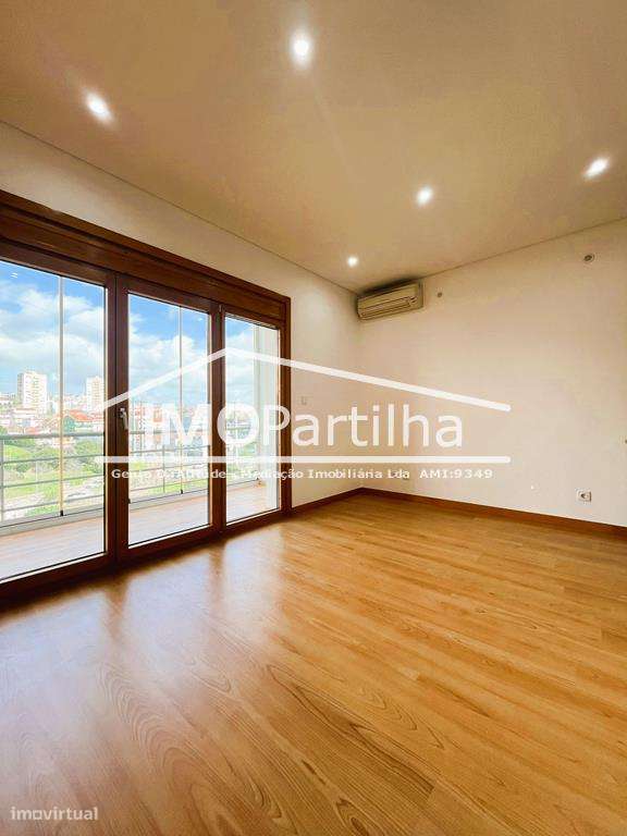 Apartamento T3
Odivelas-5