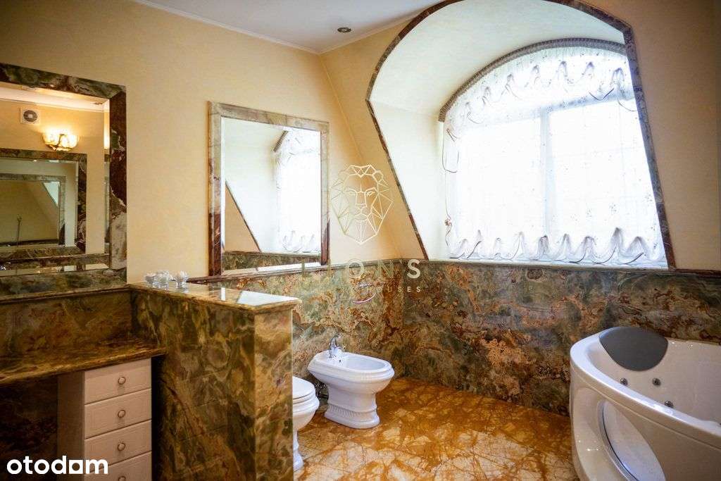 Willa na działce 3500m2. z pięknym ogrodem!-13