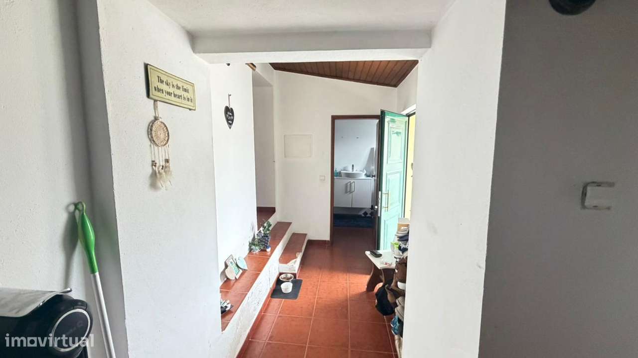 Moradia T2 Tradicional no Maxial – Charme Rústico no Oeste - Grande imagem: 2/13