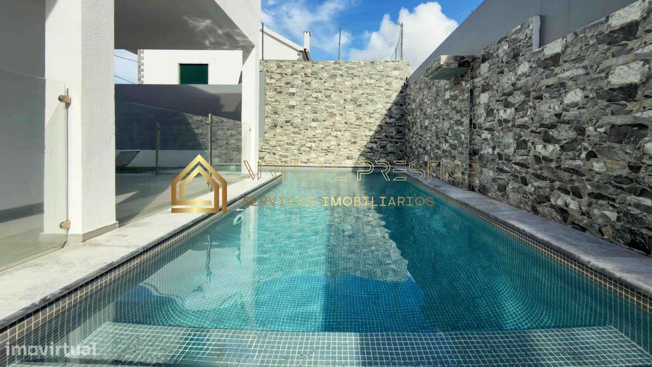 Moradia T4 Remodelada com Piscina em Belverde-32