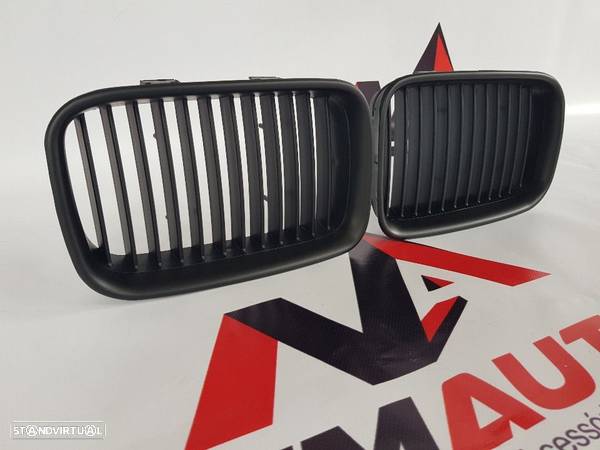 Grelhas Frontais BMW E36 Preto Matte - 2