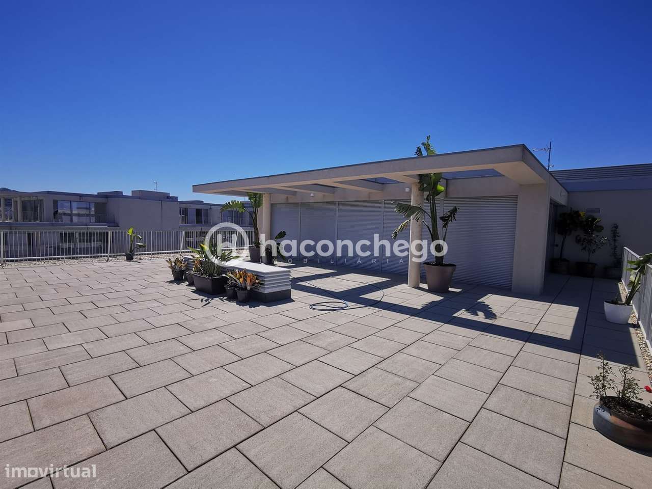 Penthouse T4 de Luxo em Barcelinhos – Totalmente Equipada com equipame-13