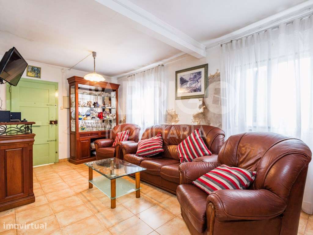 Moradia T3 Central, Oportunidade de Reabilitação (Para venda ao abr... - Grande imagem: 5/24