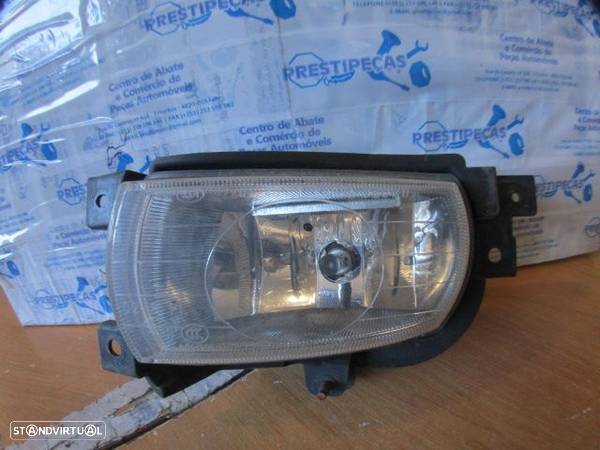 Farol Nevoeiro 922014D0L KIA CARNIVAL 2 2009 2.9 CRDI 185CV 5P CINZA FE ORIGINAL - 1