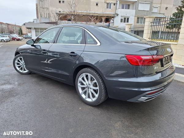 Audi A4 40 TDI quattro S tronic Advanced - 10