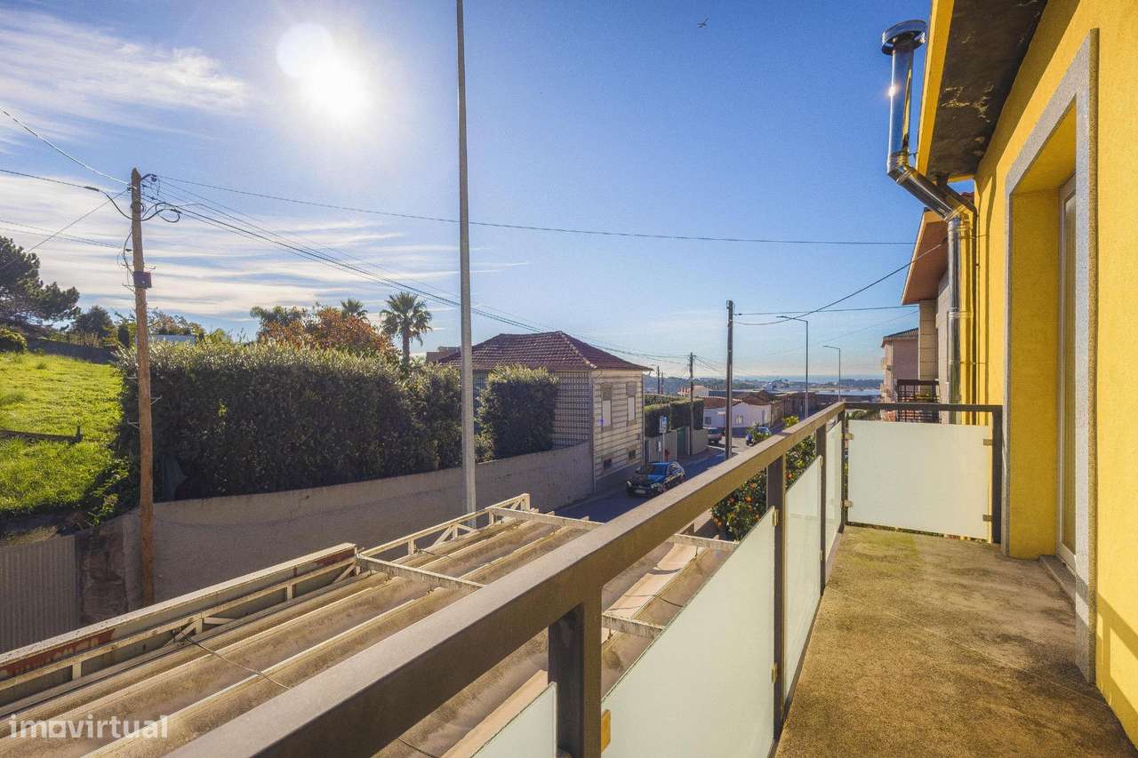 Moradia T2 transformada em T3, totalmente renovada, Vila Nova de Gaia-13