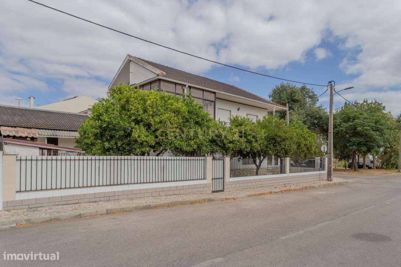 Moradia em Vale de Milhaços, Corroios - Oportunidade Única! - Grande imagem: 2/37