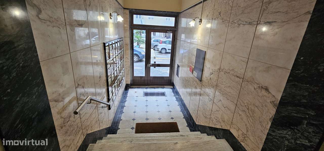 T2 Remodelado Centro do Dafundo - Grande imagem: 4/23