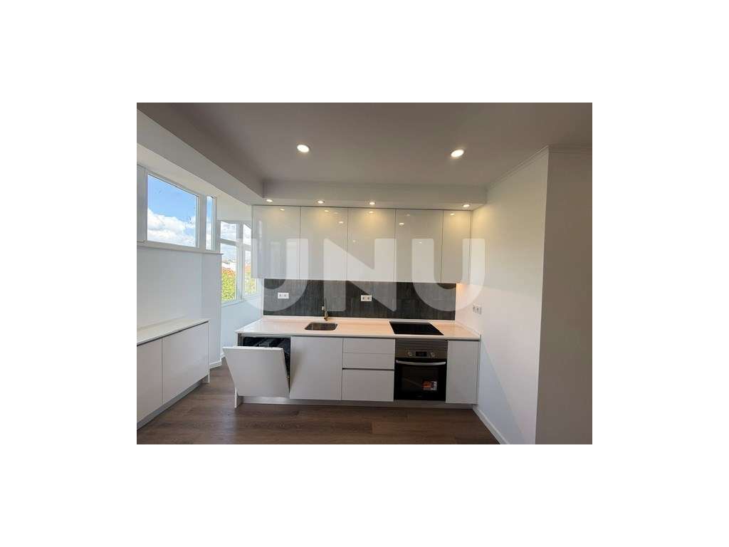 Apartamento T2 na Amadora com muita luminosidade-24