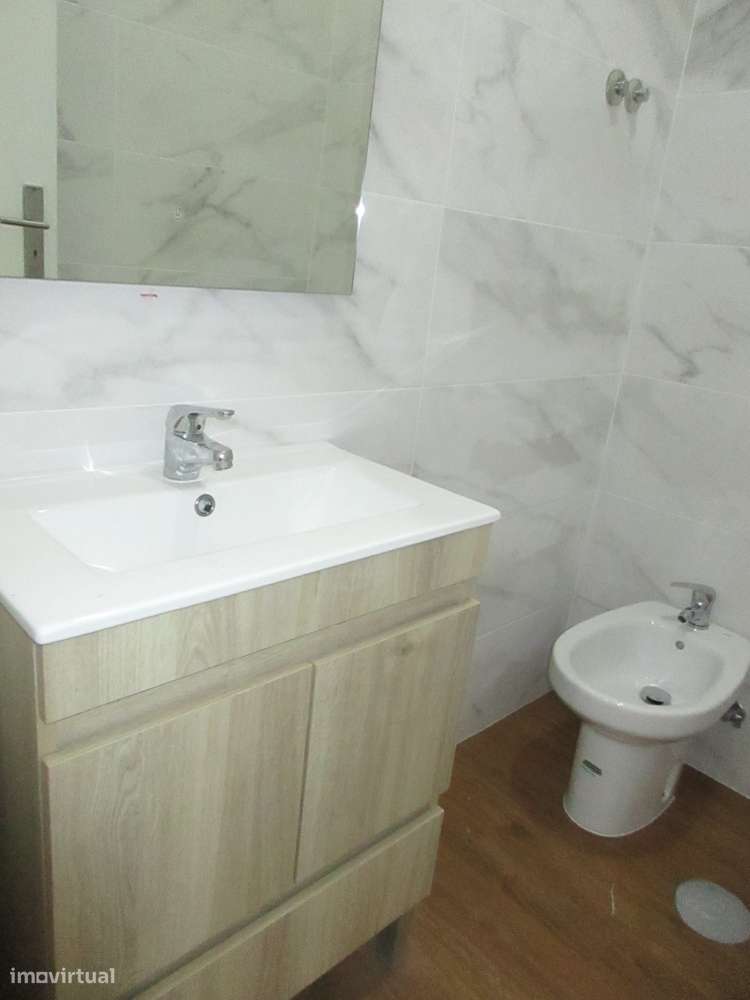 T3 Aguas Santas, Corim com garagem box-25