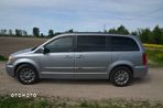Chrysler Town & Country - 3