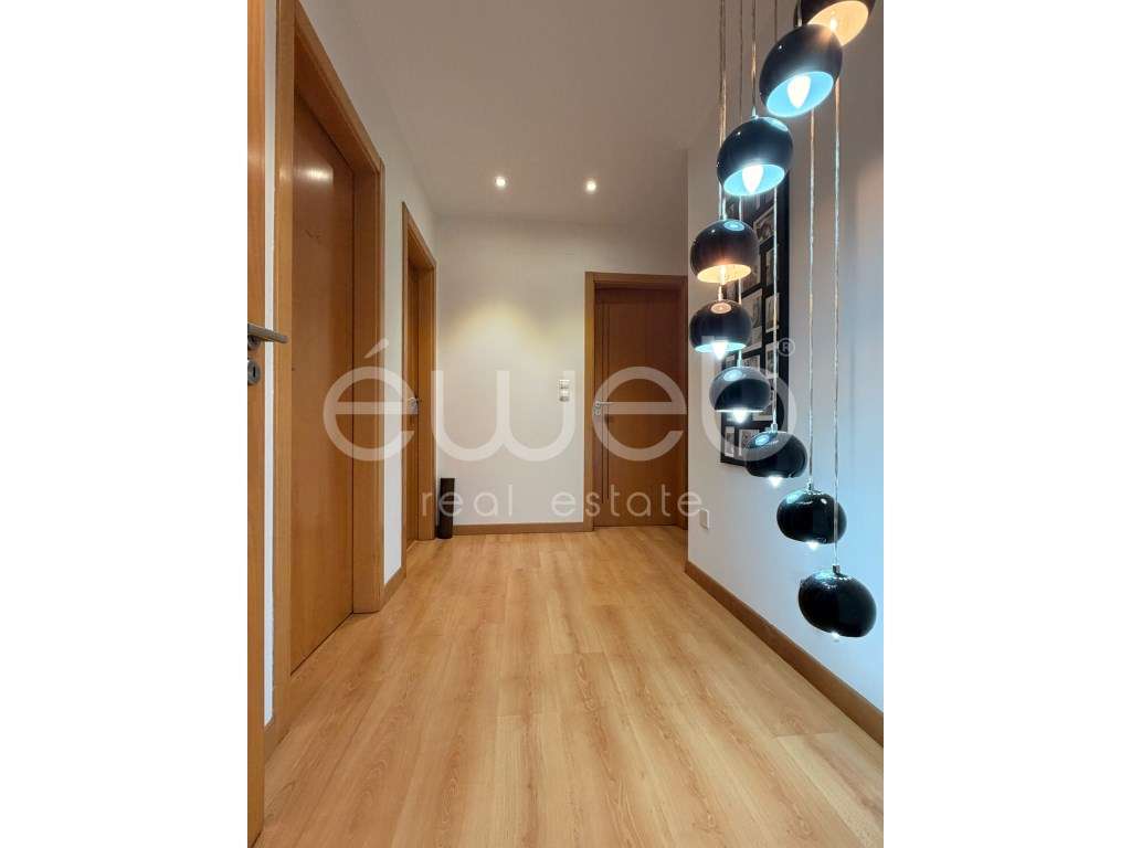 Apartamento T3 com Garagem e Arrecadação, em Aires-18