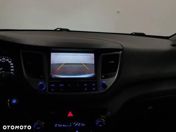 Hyundai Tucson 2.0 CRDI BlueDrive Style 2WD - 21