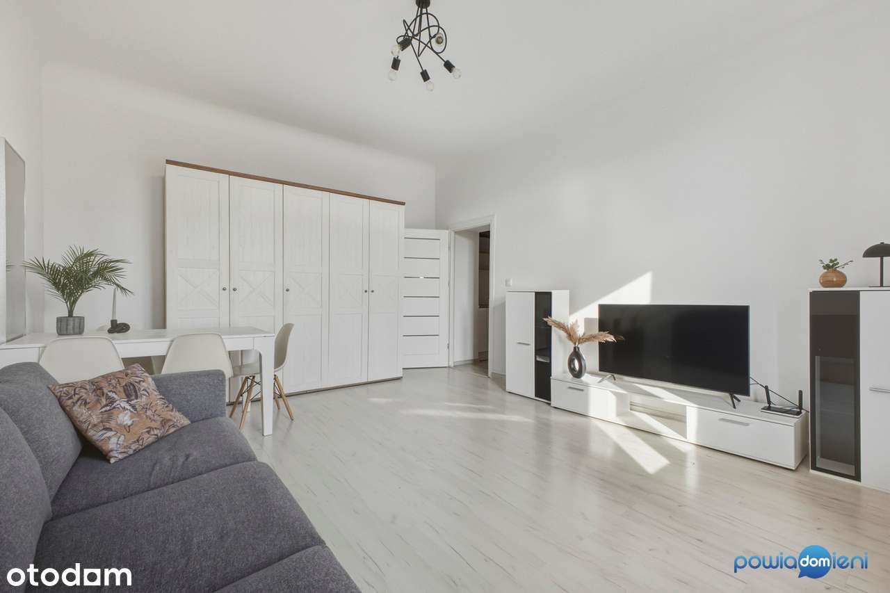 Przestronne i słoneczne mieszkanie w dobrej lokalizacji - Pełny obrazek: 3/14