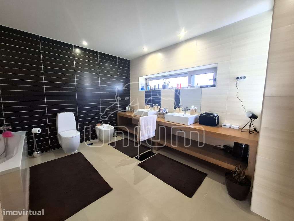 Fabulosa Moradia Geminada T3 com Jardim-26