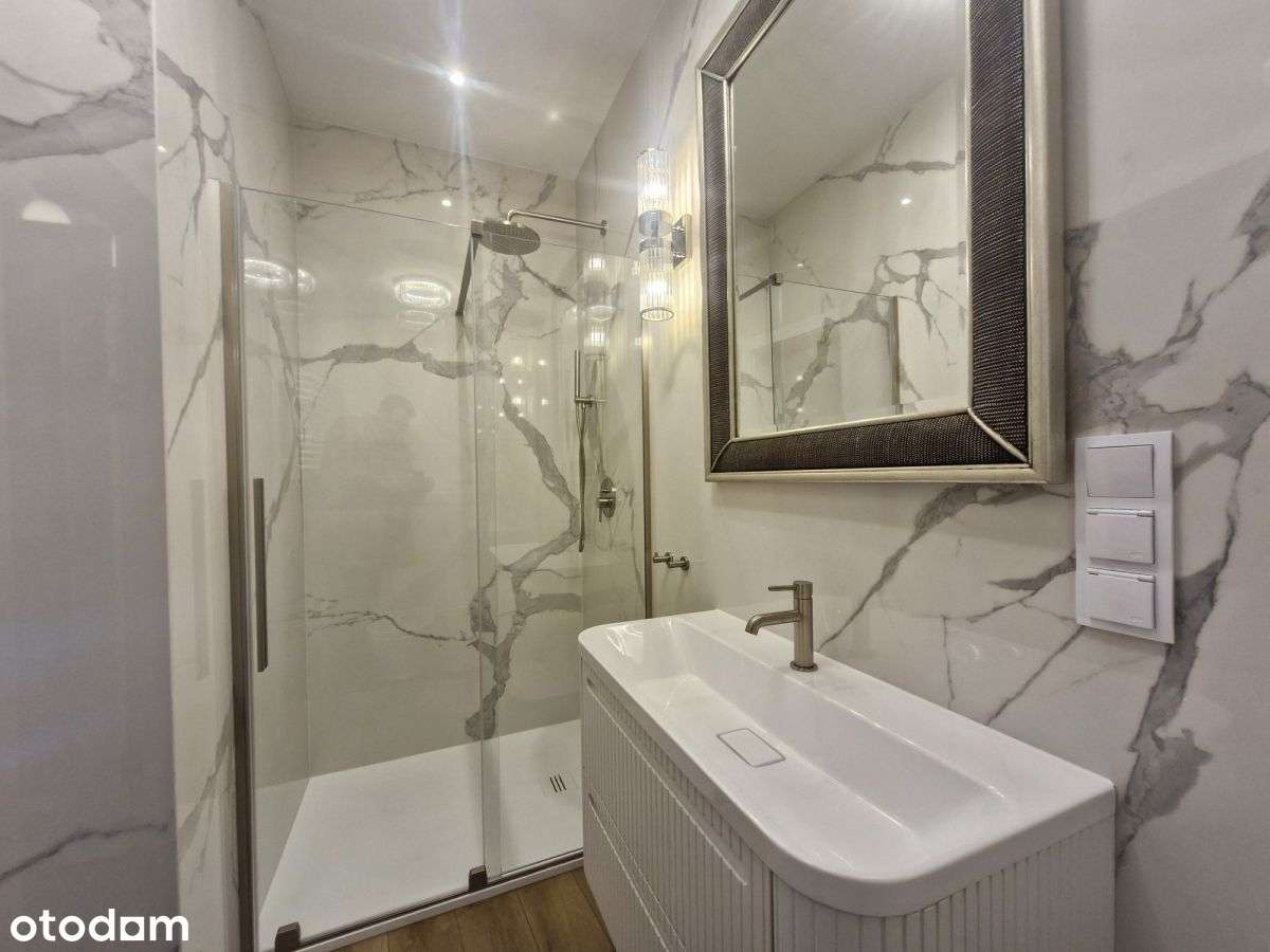 Przestronny Apartament w sercu Gdyni na 2 piętrze-9