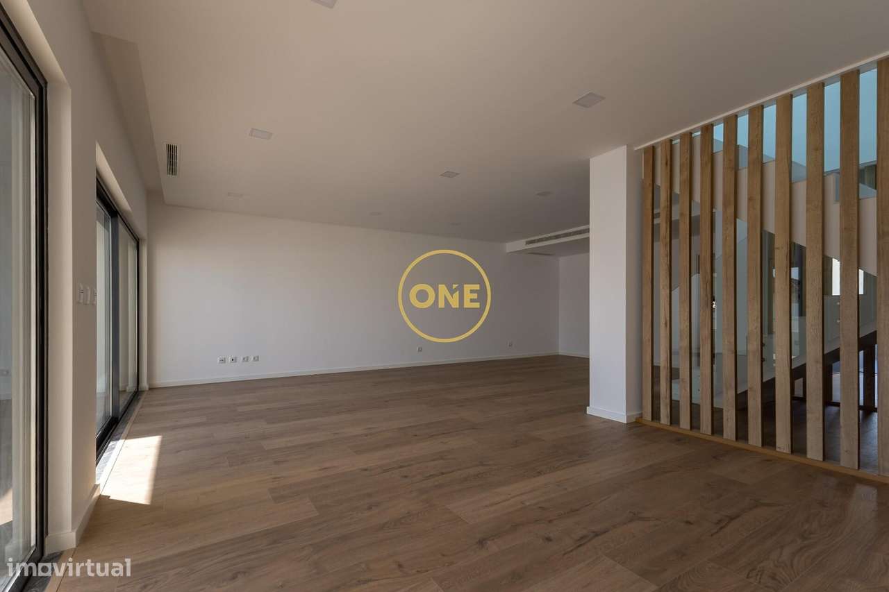 Moradia T4 em Condomínio c\ Piscina - Grande imagem: 4/51