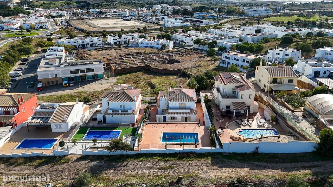 Moradia Independente T4 com garagem box e piscina na Quinta da Cerca, - Grande imagem: 5/46