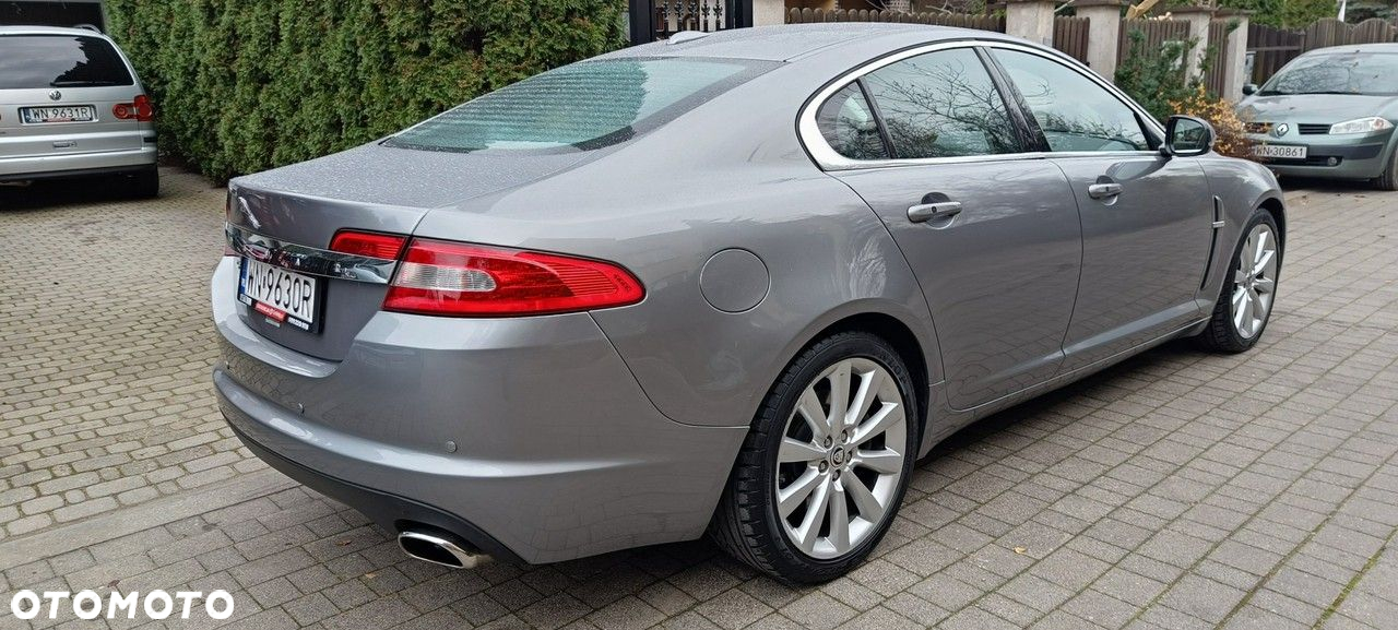 Jaguar XF 3.0 V6 D Luxury - 8