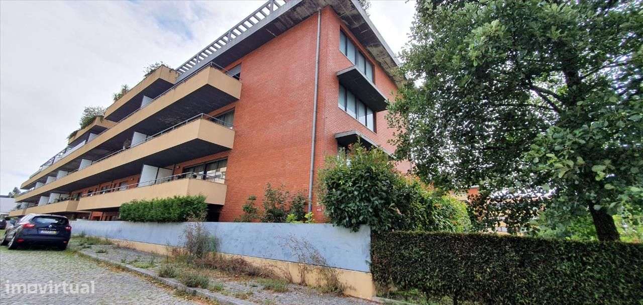 T3 para Investimento com Garagem Dupla – Paranhos, Porto-1
