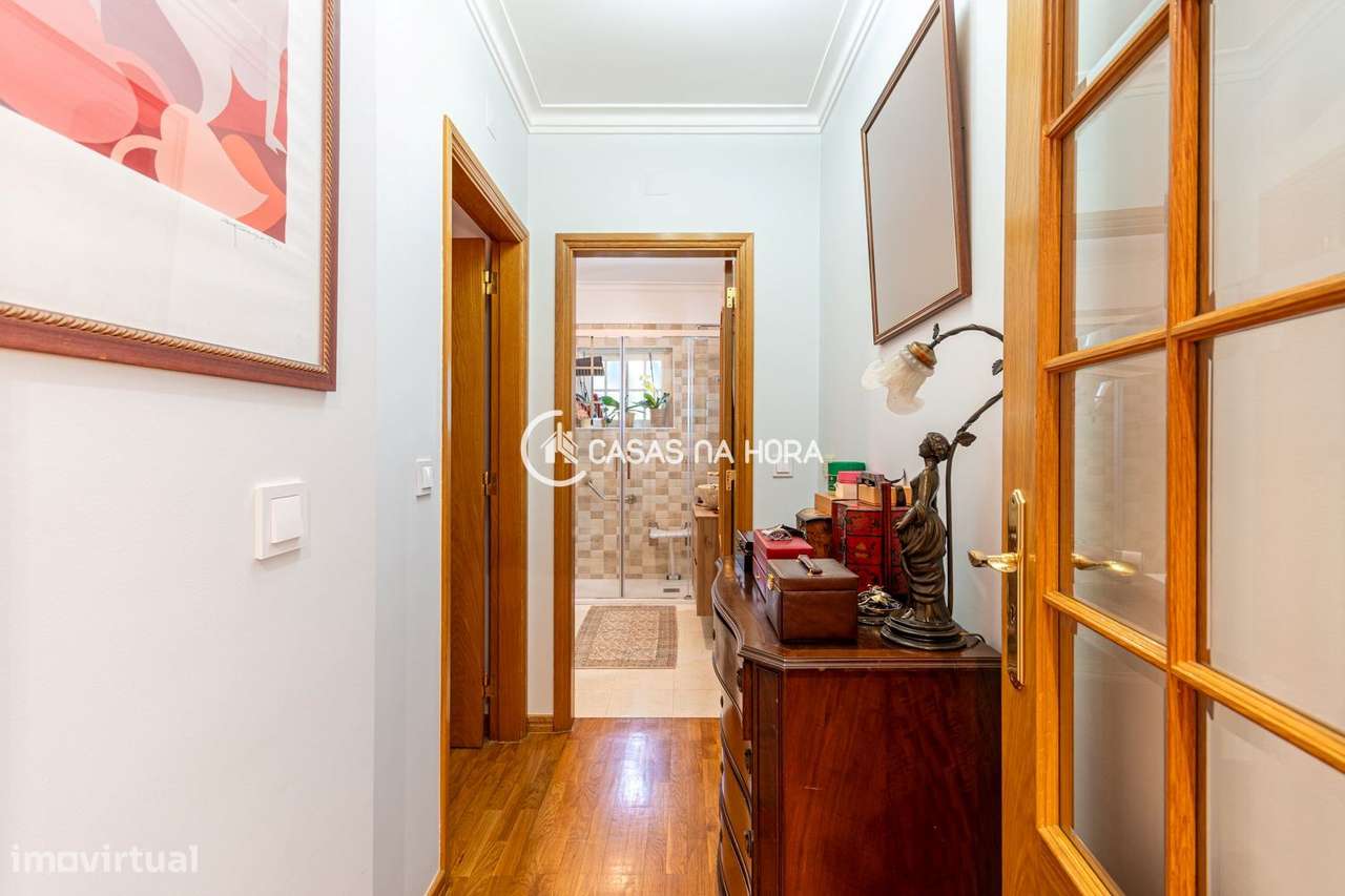 T2 com terraço enorme na Rua Paul Harris, no bairro do  Buzano.-21