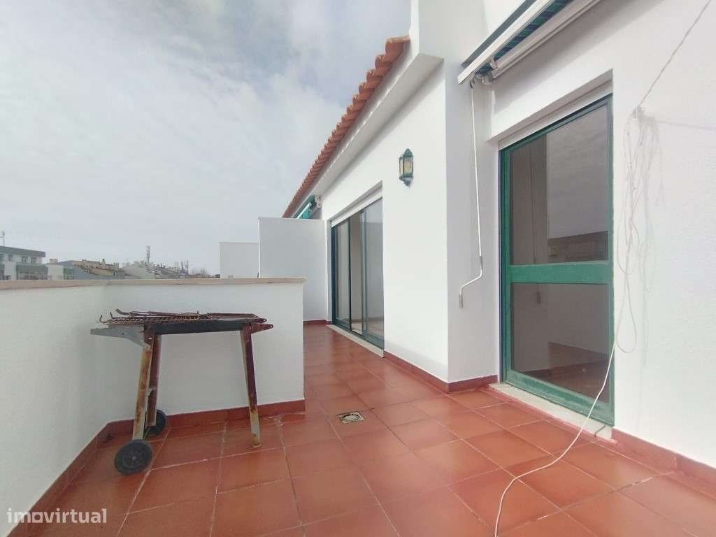 Apartamento T2 com Box e terraço em Oeiras - Grande imagem: 2/23