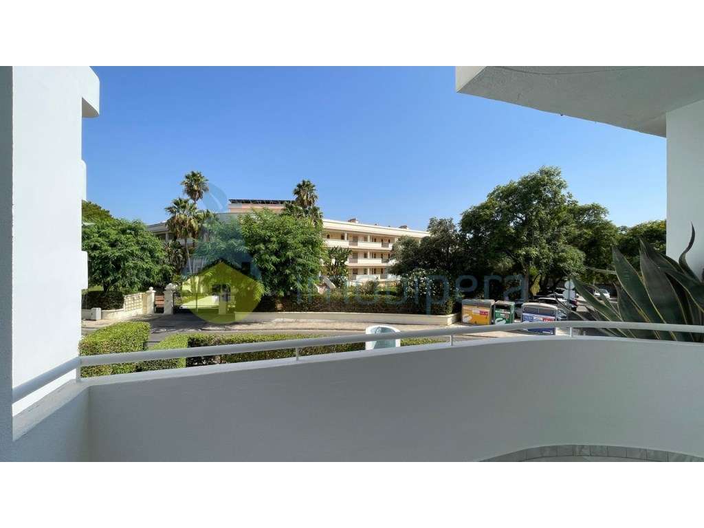 Apartamento T3 Renovado em 2025 com Piscina em Vilamoura - Grande imagem: 4/47