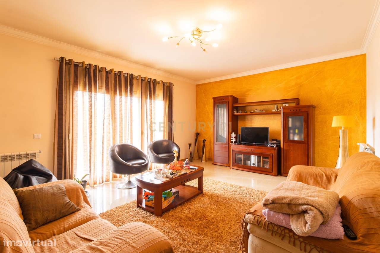 Moradia T3 Térrea com garagem e Jardim-5