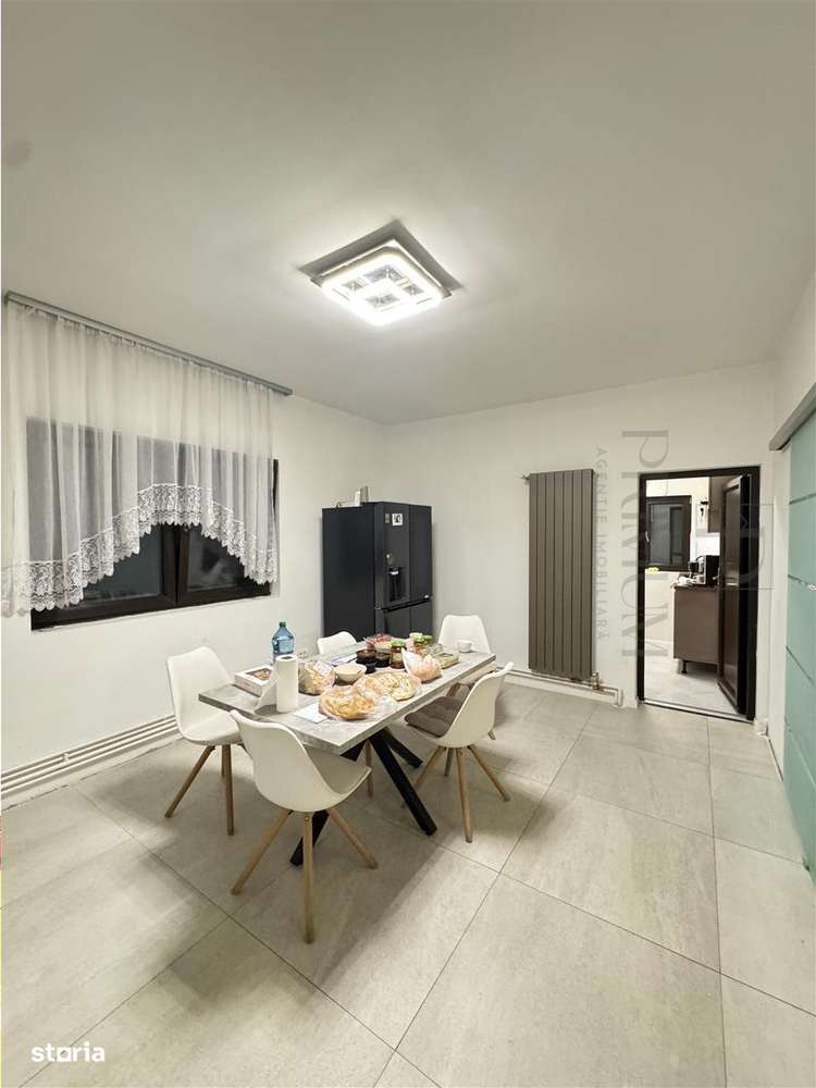 MEHALA - VILA SPATIOASA - 9 CAMERE - GARAJ - TEREN GENEROS - Imagine principală: 2/18