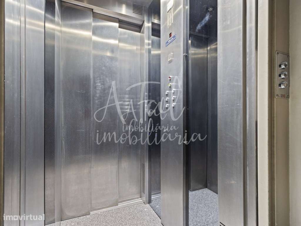 Duplex T5 no centro de Ponte de Lima com terraço panorâmico e 2 gar...-43