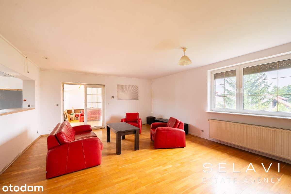 Dom podzielony na dwa mieszkania i biura-1