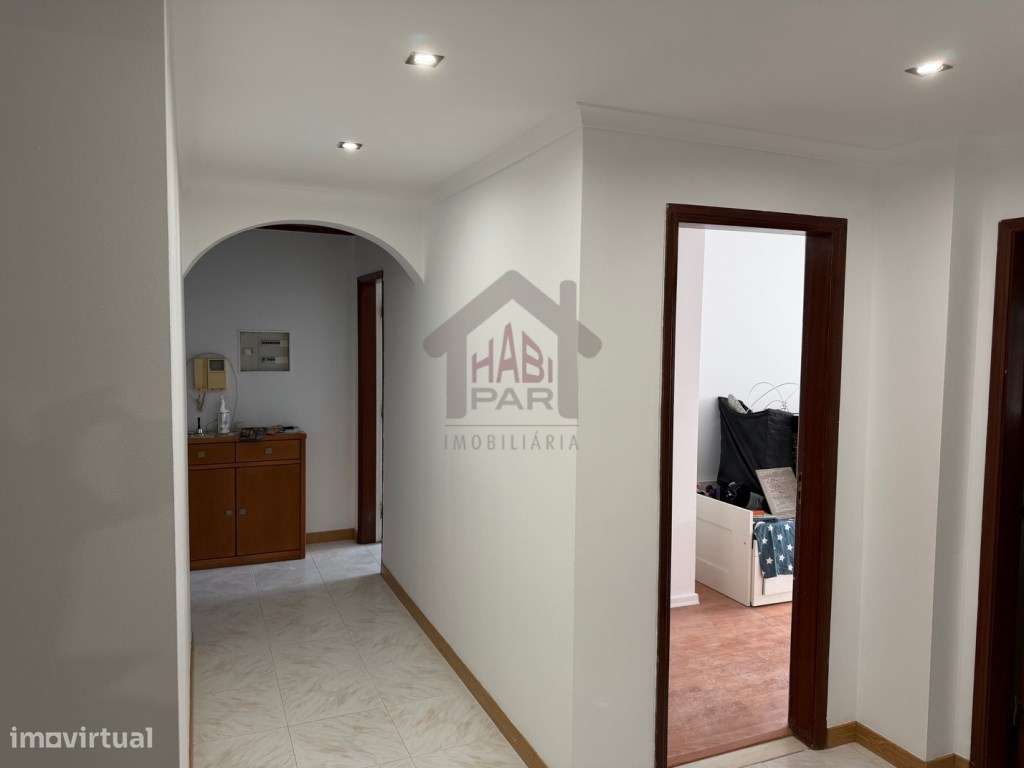 Excelente T2+1 Na Urbanização do Brejo-20