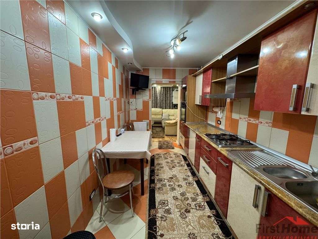 Apartament 4 camere, parter inalt, parcare proprie, zona Piata - Scoal - Imagine principală: 5/8